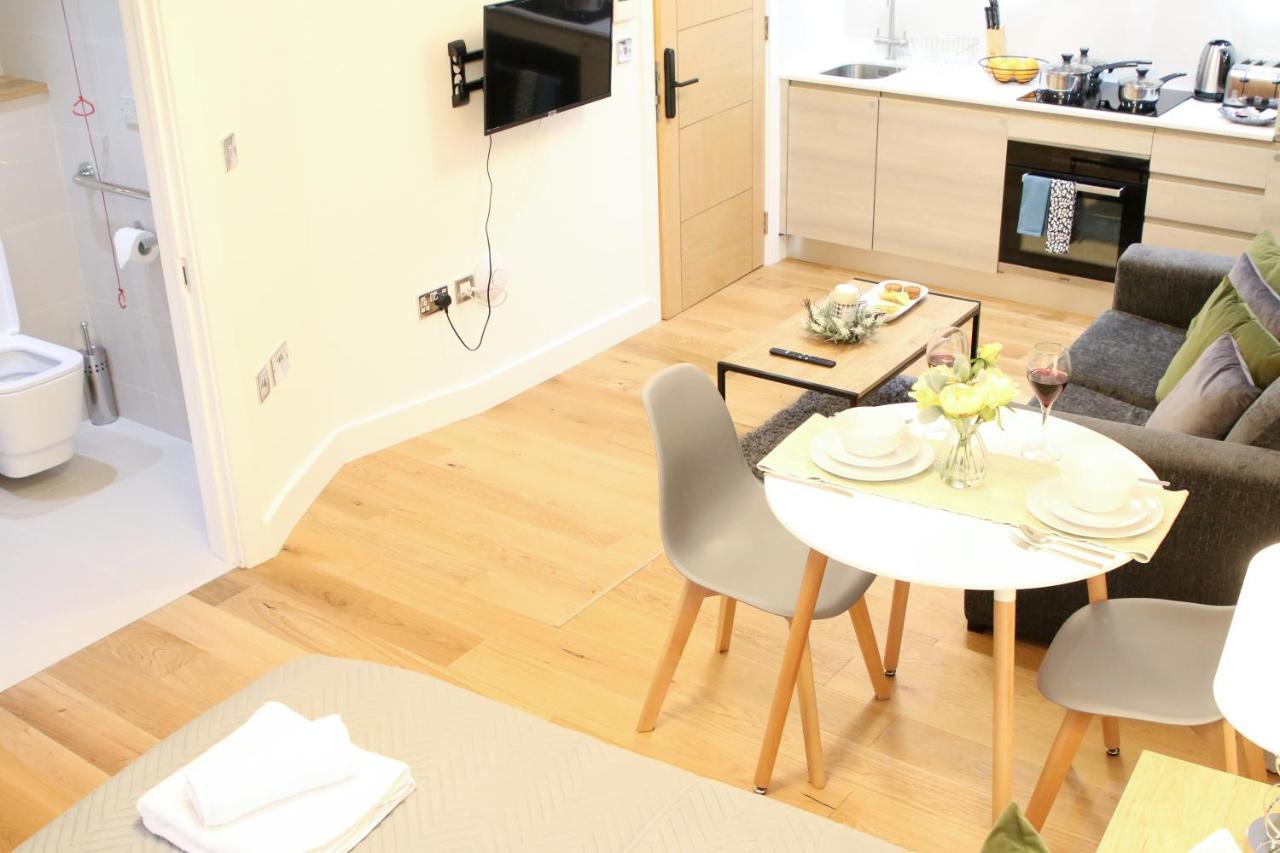 לונדון Lovely Studio Apartment With Access For Wheel-Chairs In Sydenham מראה חיצוני תמונה