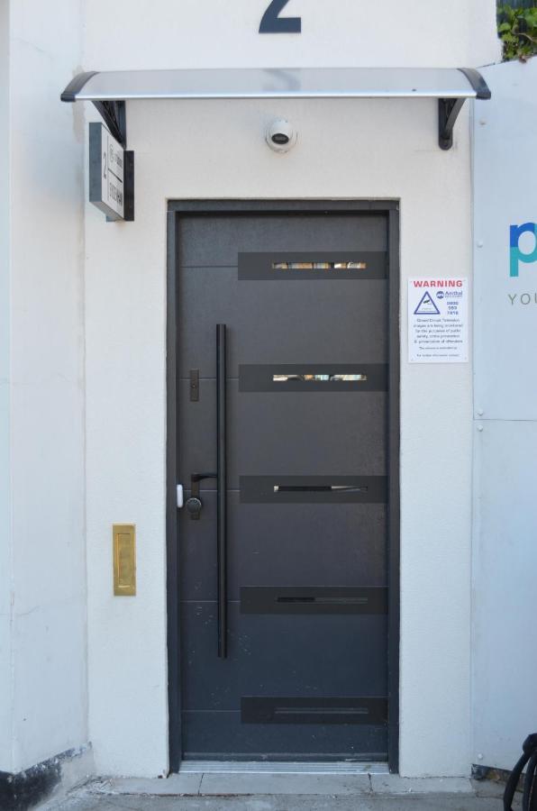 לונדון Lovely Studio Apartment With Access For Wheel-Chairs In Sydenham מראה חיצוני תמונה