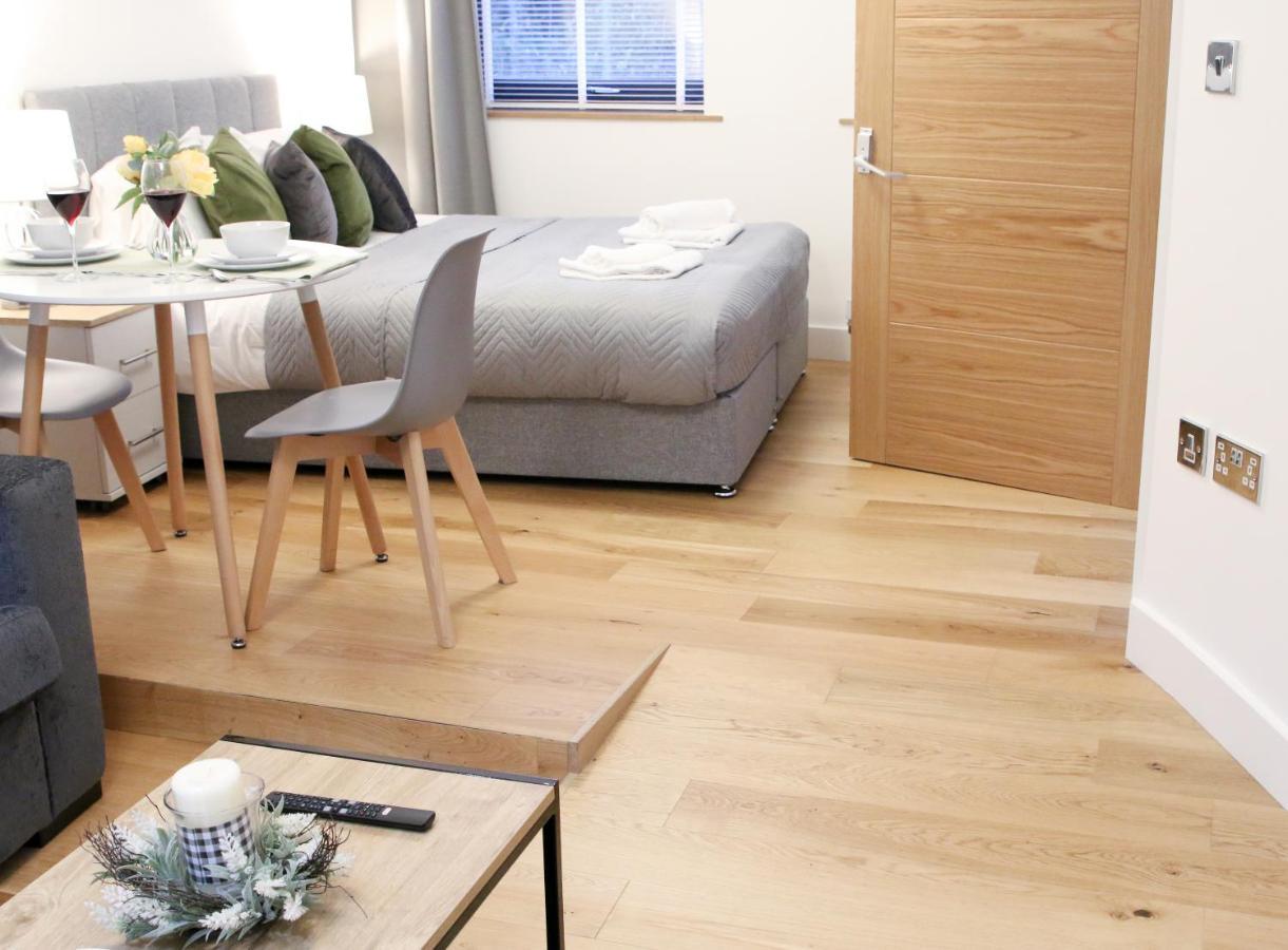 לונדון Lovely Studio Apartment With Access For Wheel-Chairs In Sydenham מראה חיצוני תמונה