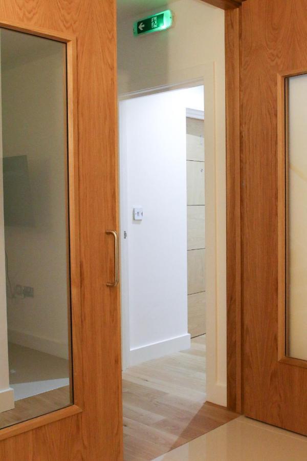 לונדון Lovely Studio Apartment With Access For Wheel-Chairs In Sydenham מראה חיצוני תמונה
