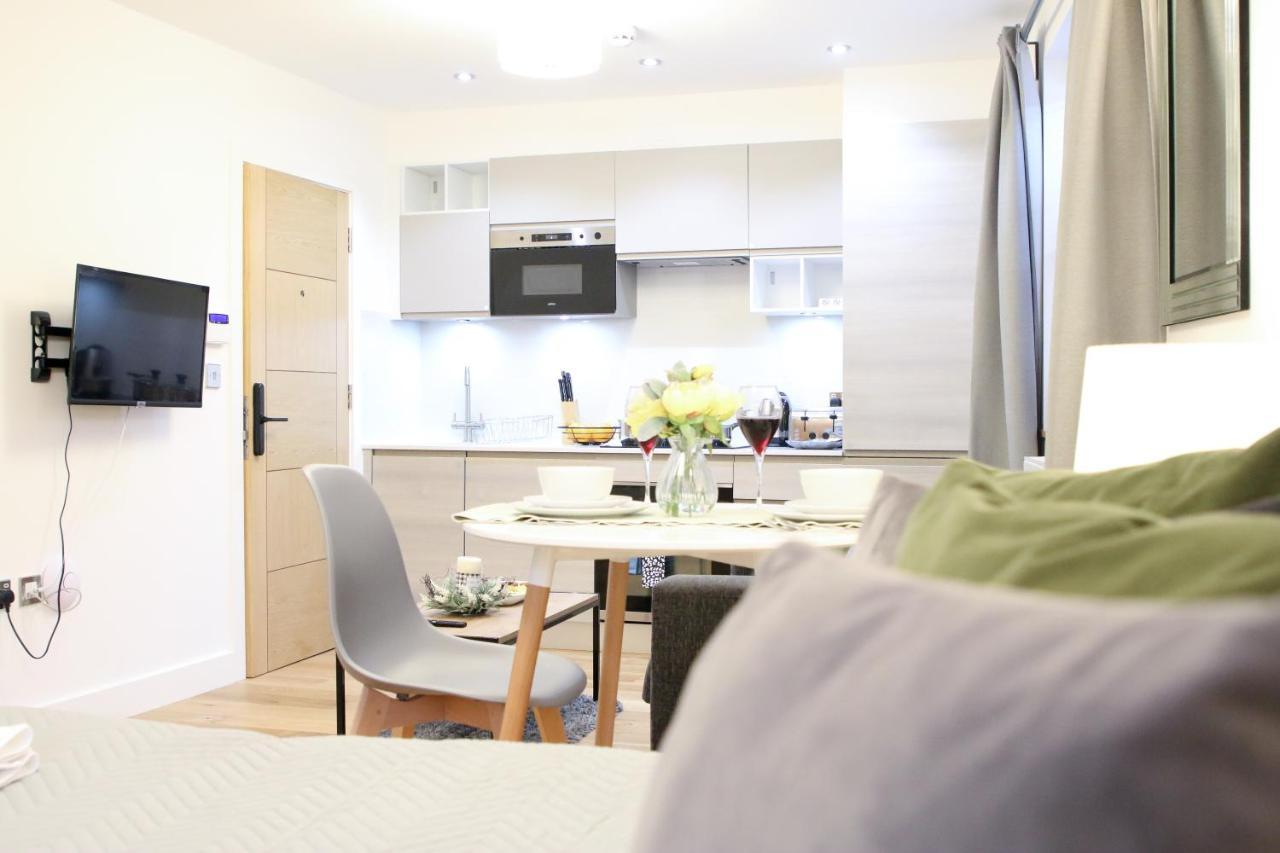 לונדון Lovely Studio Apartment With Access For Wheel-Chairs In Sydenham מראה חיצוני תמונה