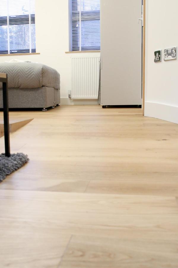 לונדון Lovely Studio Apartment With Access For Wheel-Chairs In Sydenham מראה חיצוני תמונה