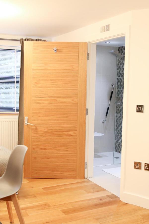 לונדון Lovely Studio Apartment With Access For Wheel-Chairs In Sydenham מראה חיצוני תמונה
